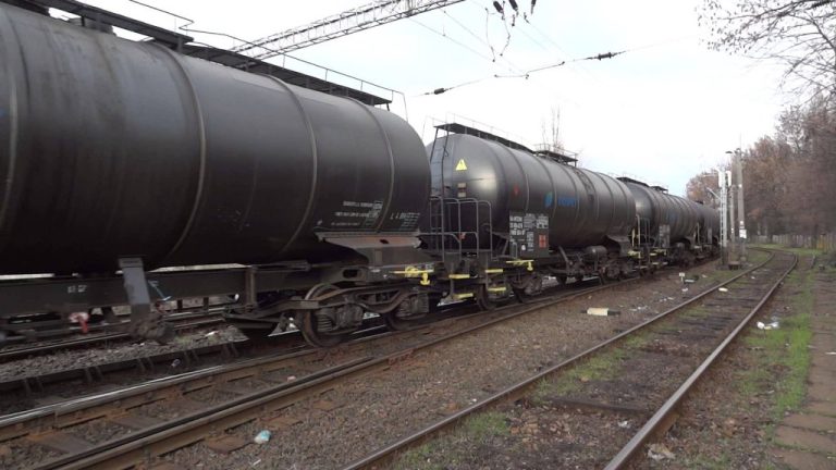 Doi tineri din Neamț au ajuns electrocutați la spital după ce s-au urcat pe un vagon de marfă pentru a face o fotografie