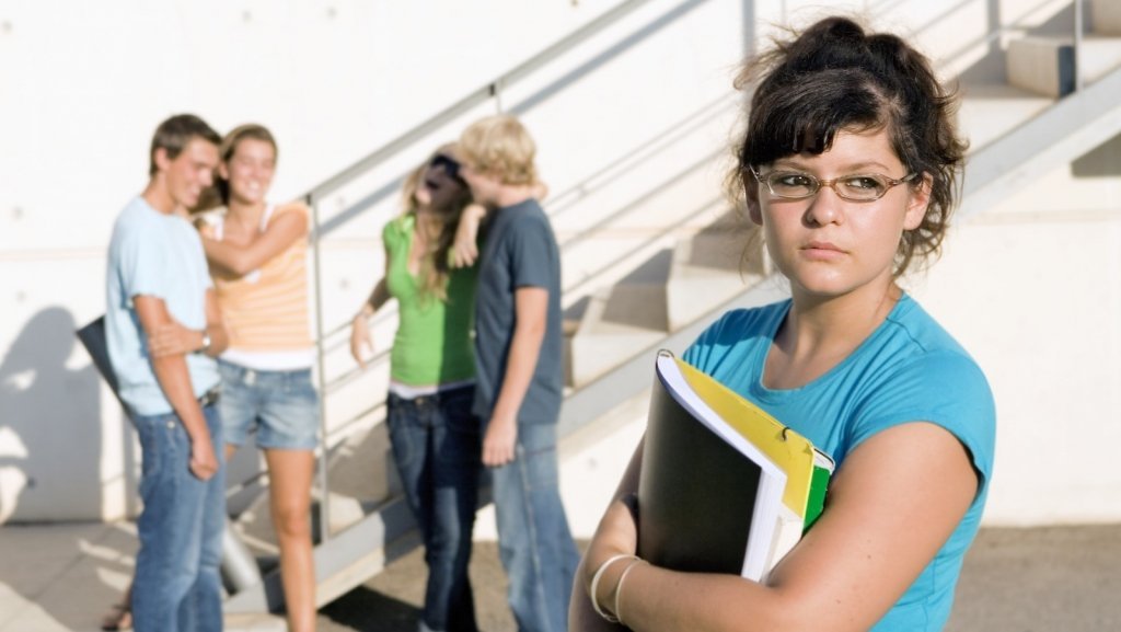 „Cum să te protejezi și să îți ajuți colegii” - bullyingul și hărțuirea online, în centrul unei dezbateri organizate pentru studenți