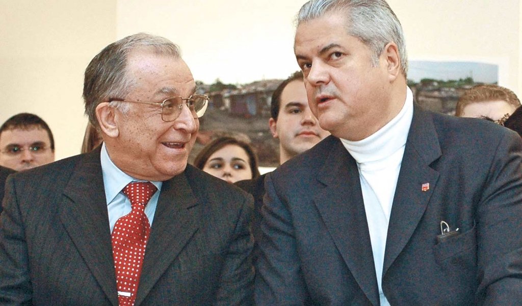  Adrian Năstase, după înmormântarea lui Iliescu: Îi datorez foarte mult, chiar dacă am avut numeroase controverse de-a lungul anilor