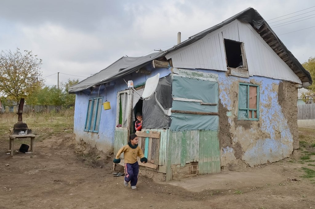  121193_83309_stiri_locuinta-familiei-Tofan