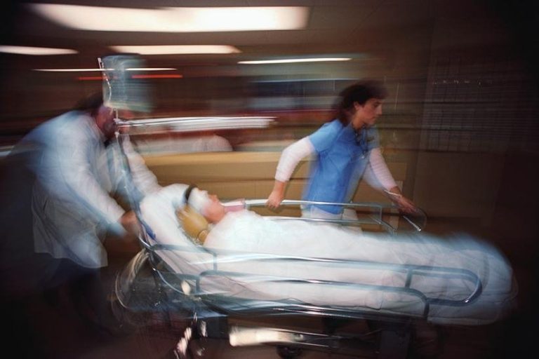 Scrisoarea unui medic rezident către Iohannis: În ultimele 48 de ore am dormit 5 ore