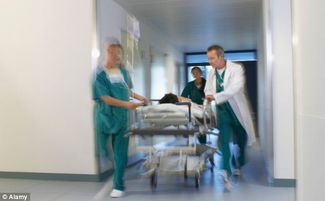 Un medic i-a răspuns rezidentei care a prezentat realitatea din sistemul de sănătate