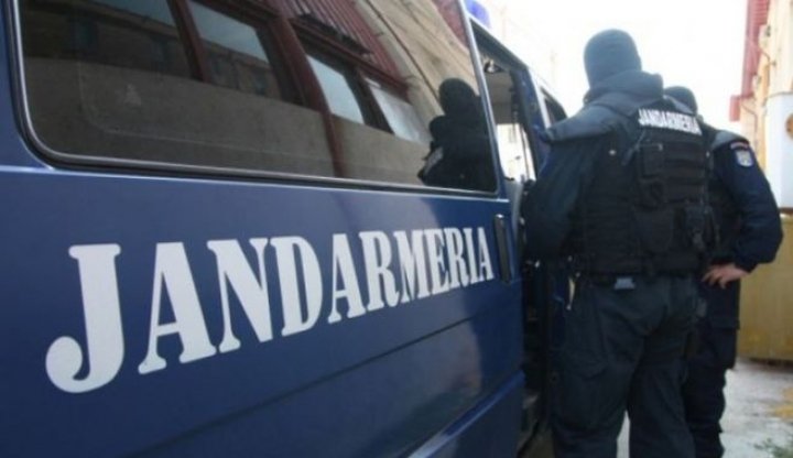  Jandarm înjughiat de şase ori cu un cuţit în timpul unei misiuni