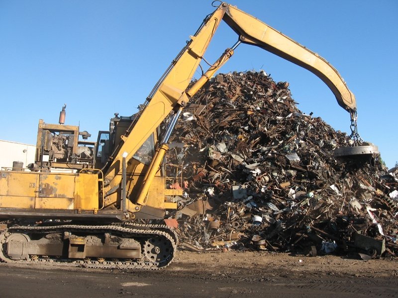  Şine de cale ferată şi mult cupru, găsite la centrele de colectare a fierului din Iaşi