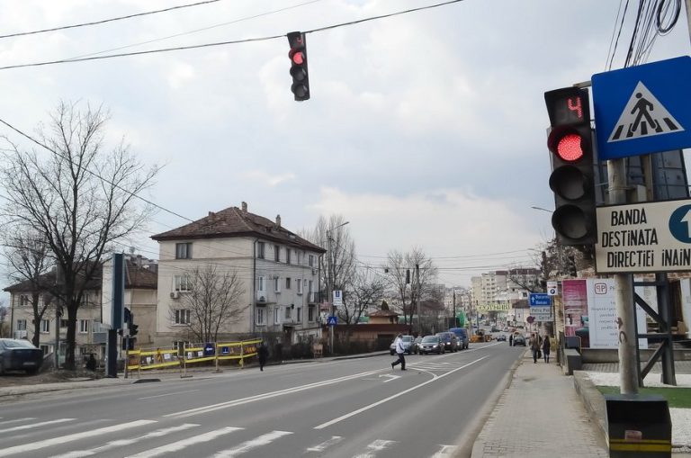 FOTO: Şoferii - „S-a închis strada Băncilă, dar de ce nu s-a închis şi semaforul“?