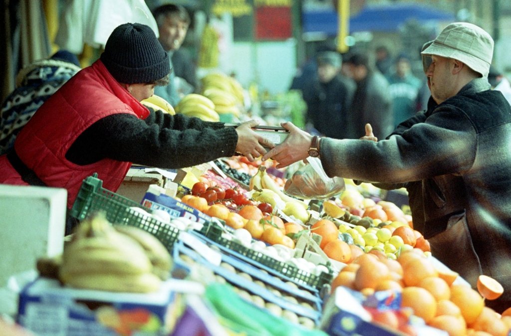  Vă porniţi spre una dintre pieţele din Iaşi? S-ar putea să o găsiţi închisă