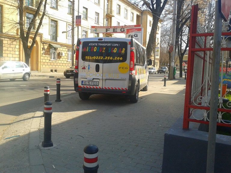 FOTO: Trotuarul pietonilor din Păcurari, 