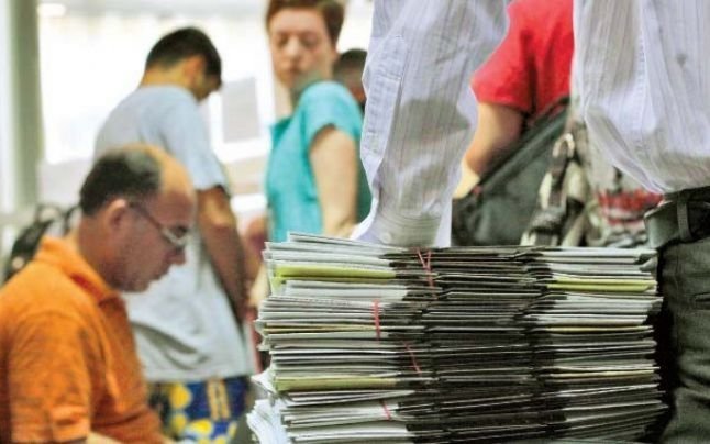 Când se dau ajutoarele sociale pentru 210.000 de români? Banii ajung cu o întârziere în iulie
