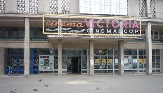 OF-UL IEŞEANULUI: Chiar nu pot fi îmbunătăţite condiţiile medievale de la cinema Victoria?