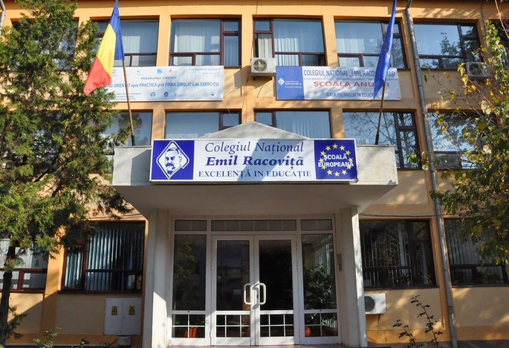  Colegiul „Racoviţă“ şi-a dus partenerii italieni în ţinutul lui Dracula