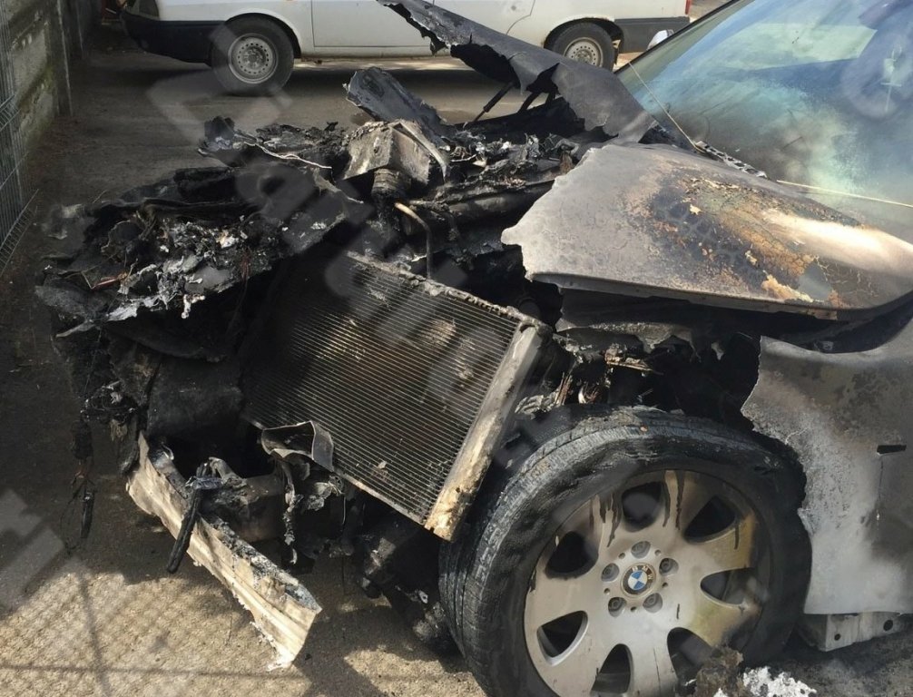  141438_94950_stiri_bmw-incendiat-d2