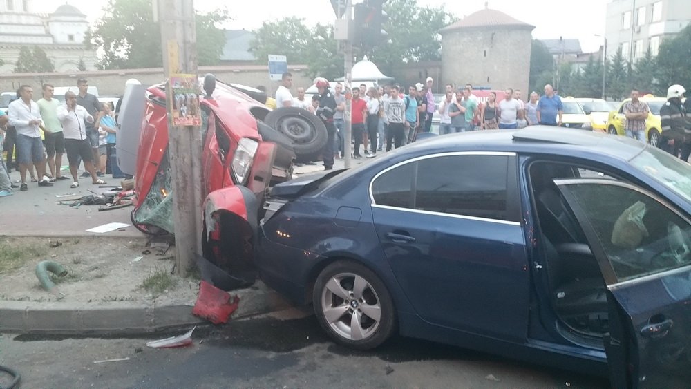  145665_97366_stiri_accident-golia-independentei-18