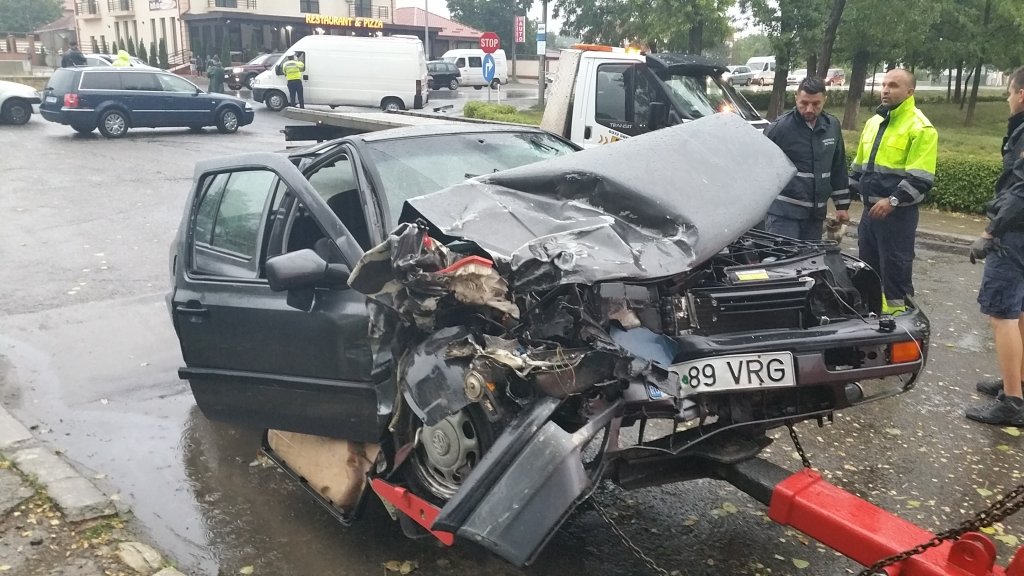  151123_100690_stiri_accident-centura-2