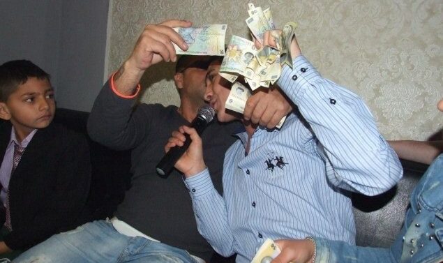 Românii sunt bogați doar pe hârtie și cheltuie peste posibilități: paradoxurile averii într-o economie tensionată