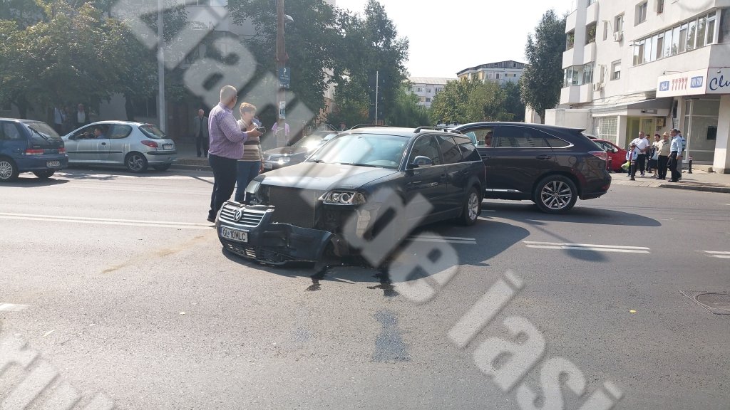  159835_106282_stiri_accident-cu-detinuti-in-pacurari-4