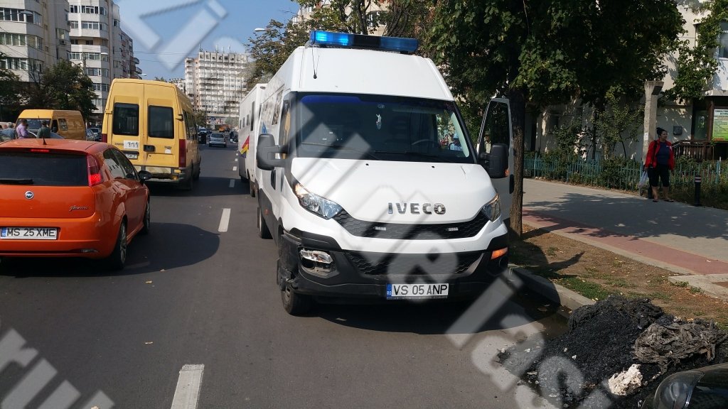  159836_106282_stiri_accident-cu-detinuti-in-pacurari-5