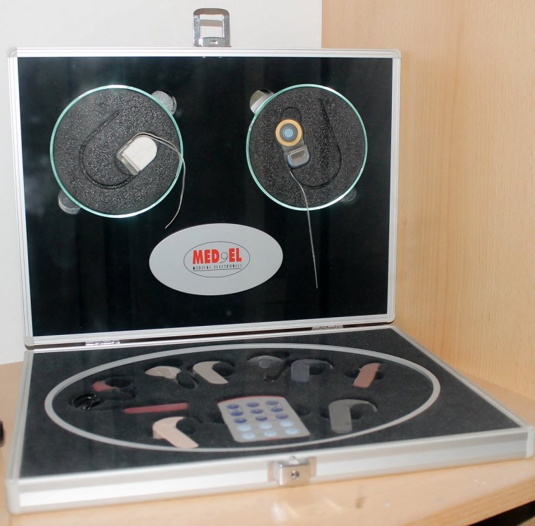  160257_106557_stiri_Implant-cohlear-2