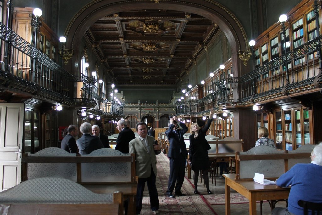  161085_107053_stiri_poza-5-Biblioteca