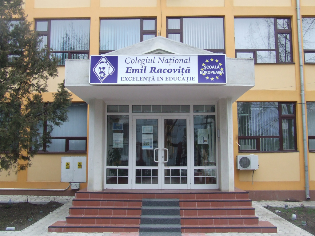  În premieră în judeţul Iaşi, s-a semnat un contract colectiv de muncă la o şcoală