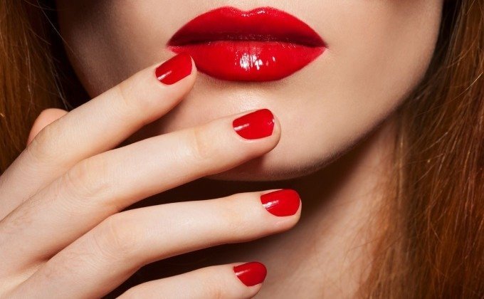  Știi să-ți îngrijești corect unghiile? Nu doar cu gel și ojă, la salon! – Sfaturile inedite, despre lungimi și pielițe, ale unui cunoscut dermatolog ieșean