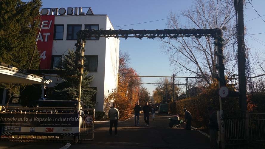  168949_111385_stiri_incendiu-la-moldomobila-iasi-4