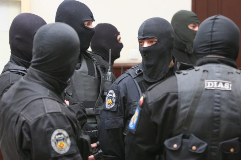 Botoșani: Primarii din orașul Flămânzi și comuna Mihai Eminescu, arestați preventiv