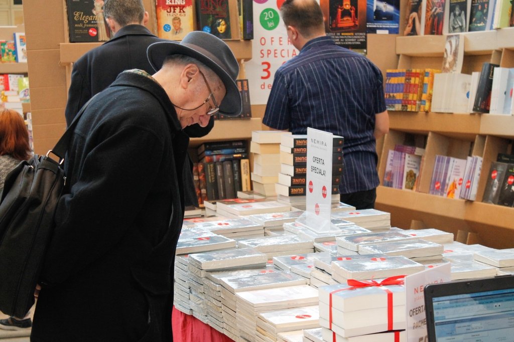  186314_1181_galerie_Targul-de-carte-Librex-foto-Dan-Luca-12