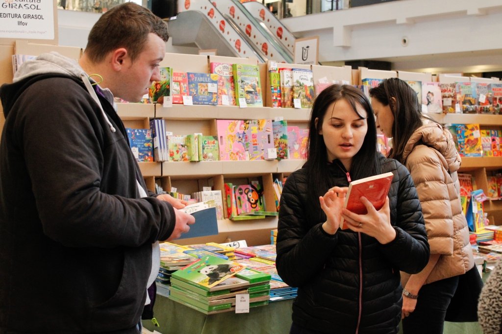  186327_1182_galerie_Targul-de-carte-Librex-foto-Dan-Luca-25