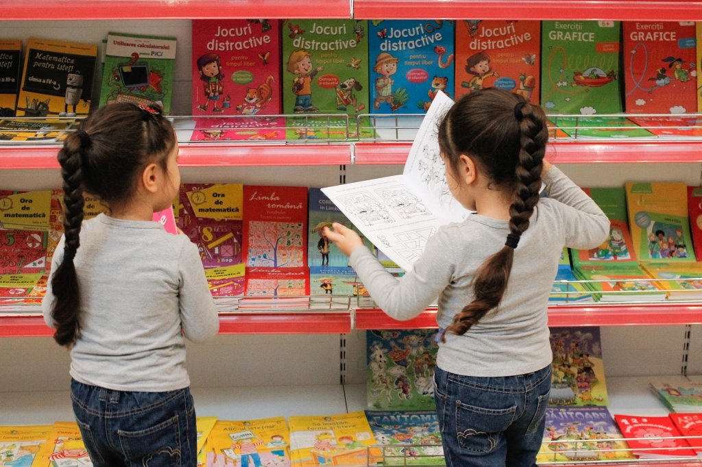  186330_1182_galerie_Targul-de-carte-Librex-foto-Dan-Luca-27