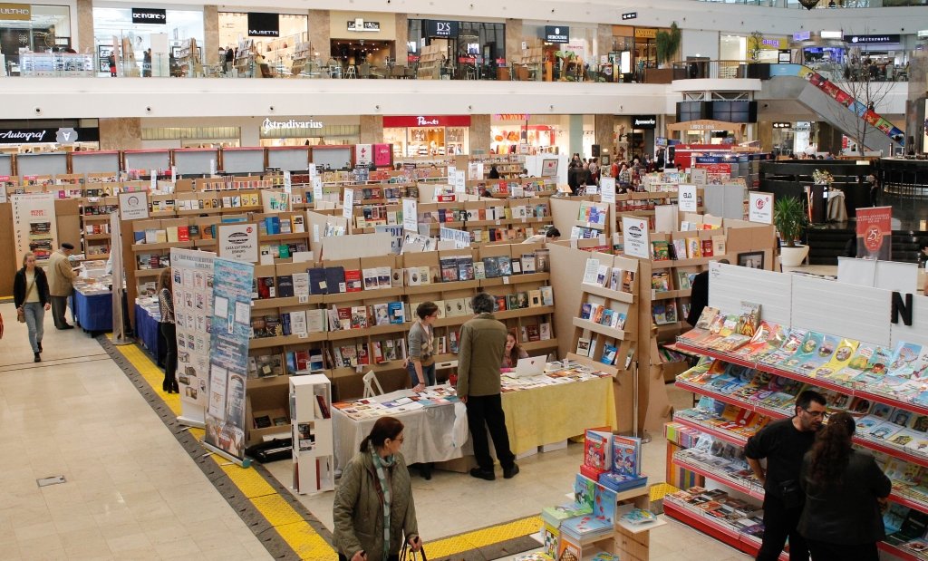  186331_1182_galerie_Targul-de-carte-Librex-foto-Dan-Luca-28