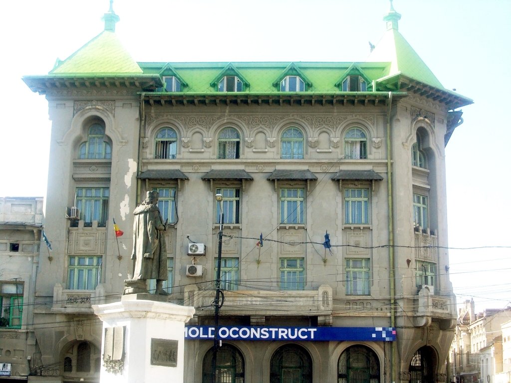  Afacere interesantă cu o clădire monument din centrul Iaşului
