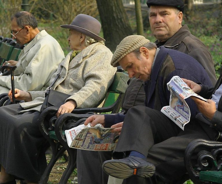 Casa de Pensii are mari probleme cu Mica Recalculare și cu dosarele noi. Ce măsură disperată a luat?