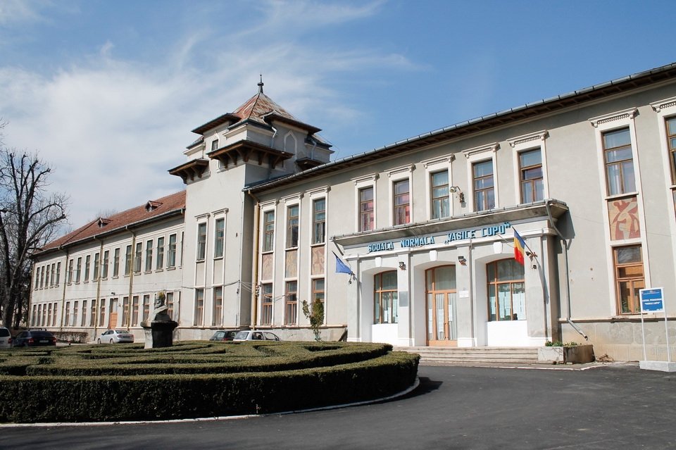  189350_123294_stiri_Liceul-pedagogic-Scoala-normala-Iasi-10