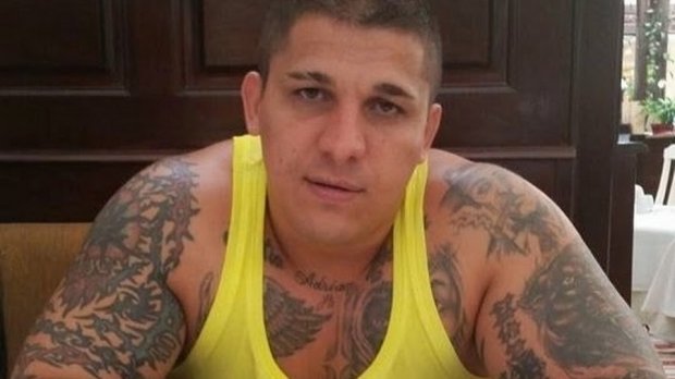  INCREDIBIL! Merge la serviciu și lucrează însoțit de polițiști de teama Cordunenilor