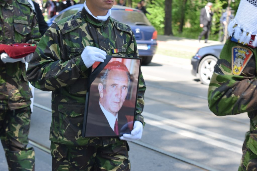  193447_125979_stiri_valeriui-cotea-funeralii-30