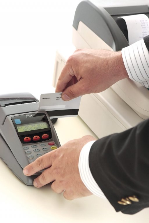  Din septembrie taxele ANAF vor putea fi plătite cu cardul