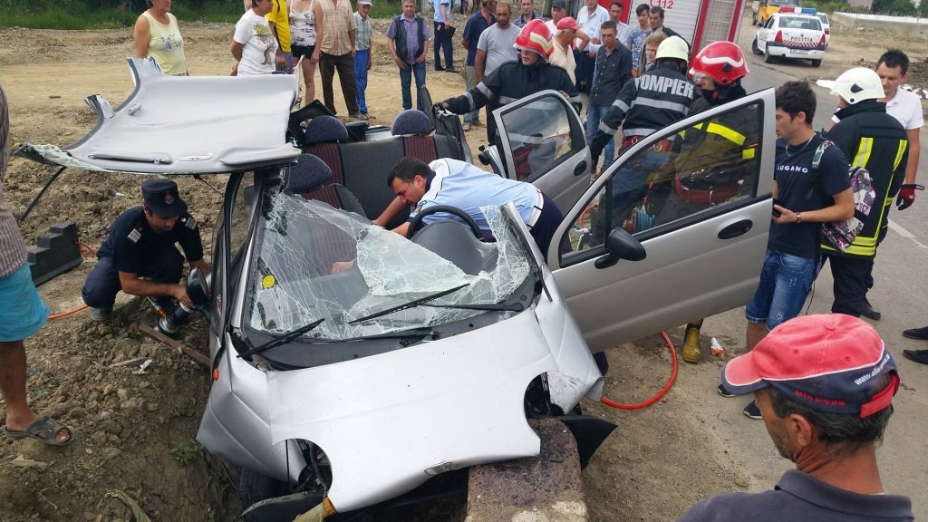  201506_130507_stiri_accident-Tomesti-8