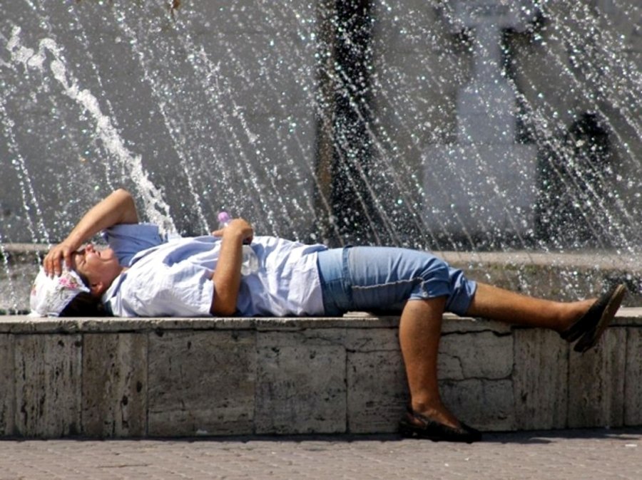  Un ieșean a murit sub ochii colegilor din cauza caniculei în timp ce lucra