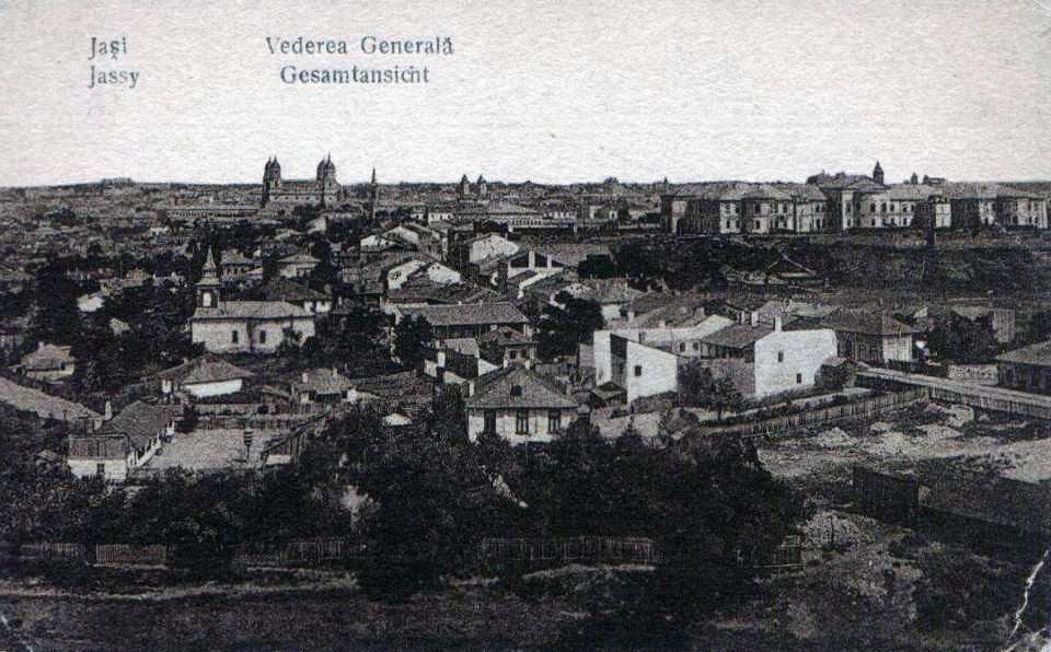 Felinarele stradale cu petrol, înlocuite cu lămpi electrice în premieră la Iași. Ce scria presa locală acum exact 100 de ani?