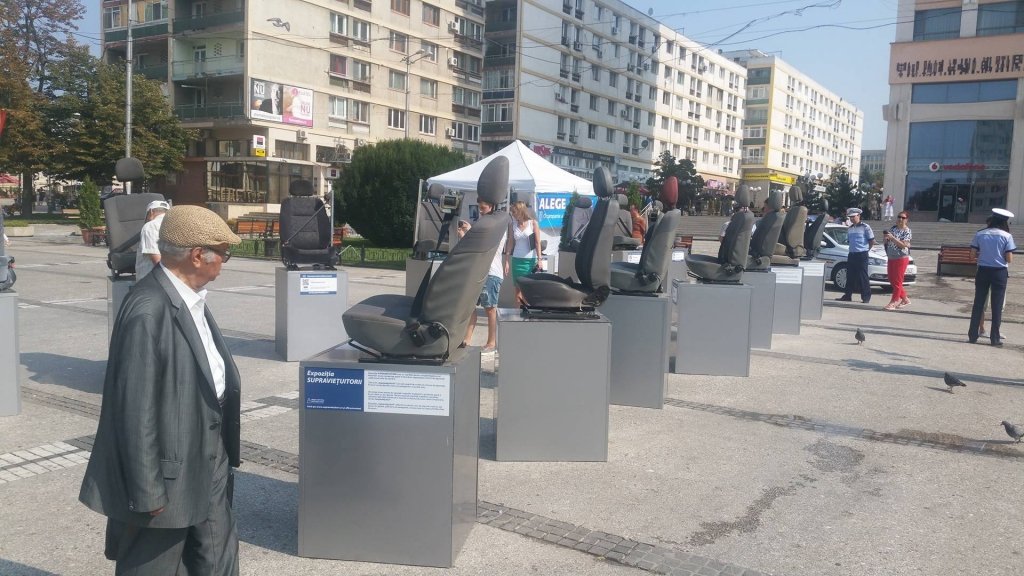  208109_134435_stiri_Scaune-Piata-Unirii-foto-Andrei-Disca-4