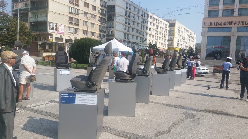  208113_134435_stiri_Scaune-Piata-Unirii-foto-Andrei-Disca-8