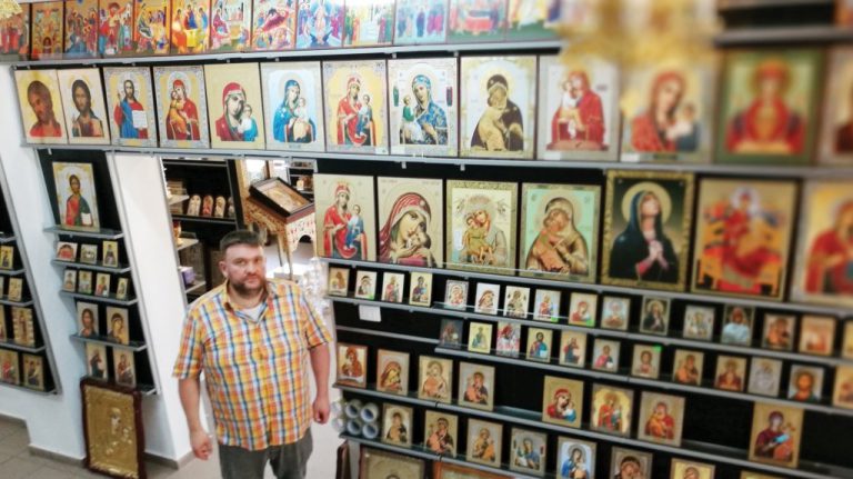 Când artisticul îmbracă haina pragmatismului