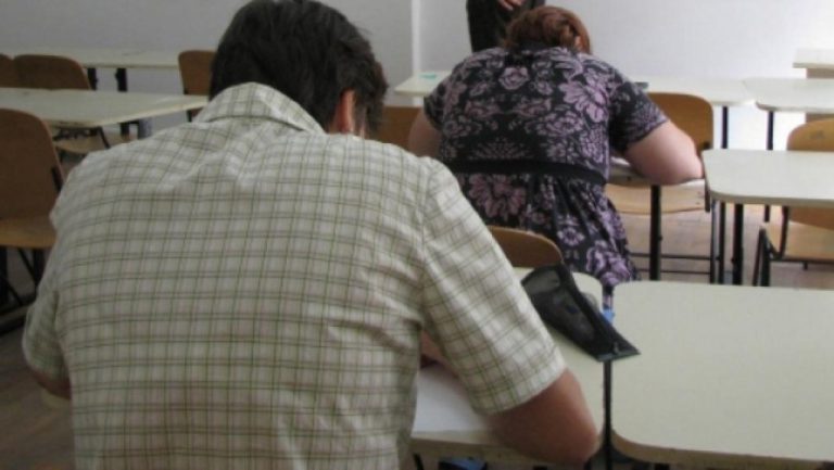 Definitivat 2025: Peste 500 de cadre didactice din județul Iași susțin astăzi proba scrisă. Cele mai căutate discipline: educatoare, învățători și educație fizică