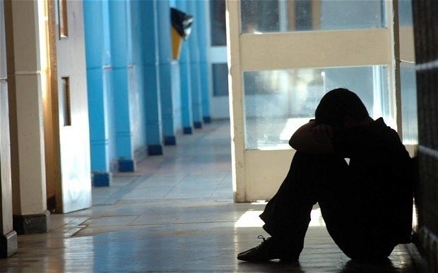  Tată şi mamă trimişi în închisoare după ce şi-au înfometat copiii