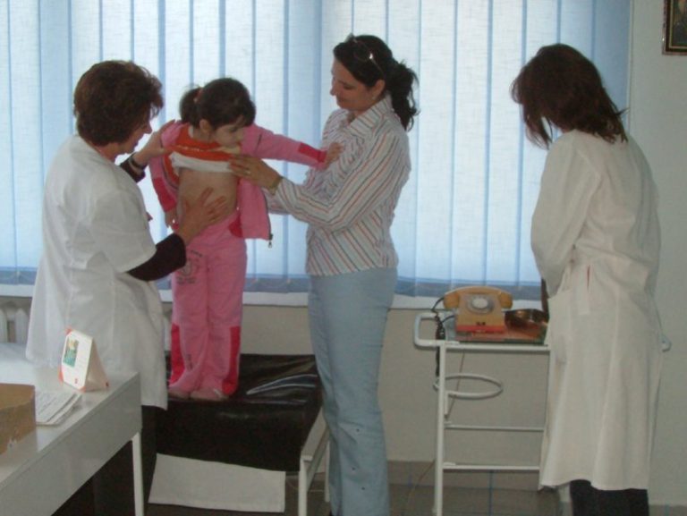 Cel mai bun medic a rămas trenul spre Iași. Peste 2,2 milioane de analize decontate într-un an