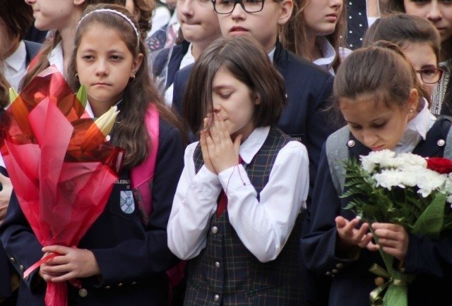  Azi începe şcoala: vor fi trei deschideri festive, cu şefi ai administraţiei locale