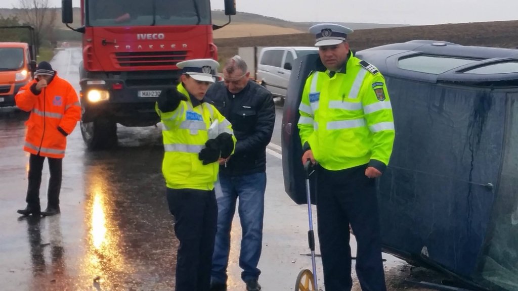  219133_141540_stiri_Accident-la-Strunga-foto-Andrei-Disca-6