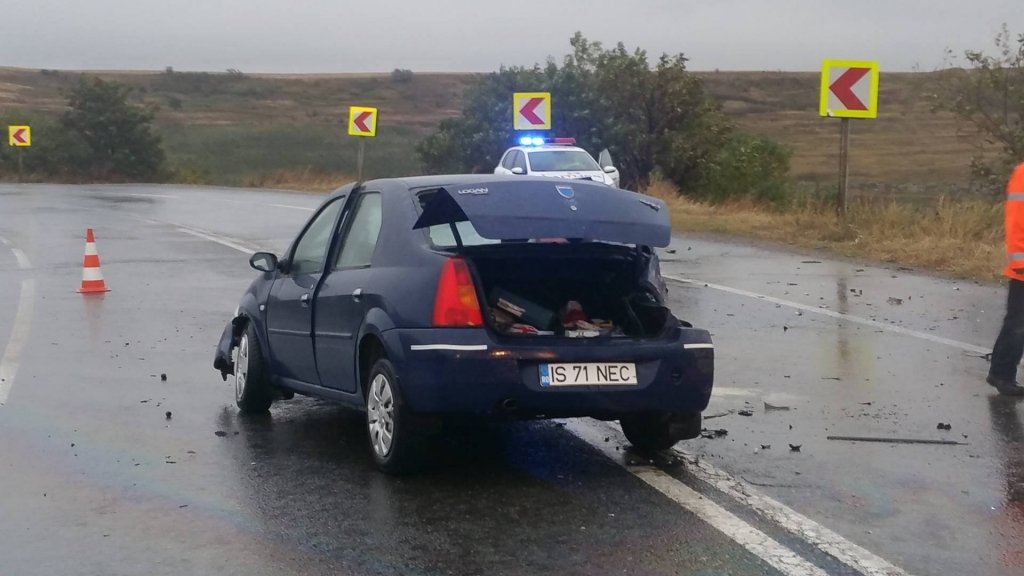  219136_141540_stiri_Accident-la-Strunga-foto-Andrei-Disca-9