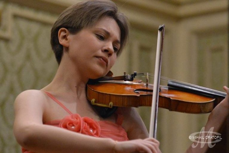 Interviu cu una dintre cele mai talentate eleve violoniste din Iași:Valoarea unui om este direct proportionala cu dorinta de a recunoaste si promova adevaratele valori