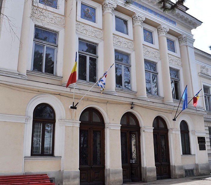  Scandalul „taxei de popă“ de la Teologie. Banii, virați în vistieria Arhiepiscopiei